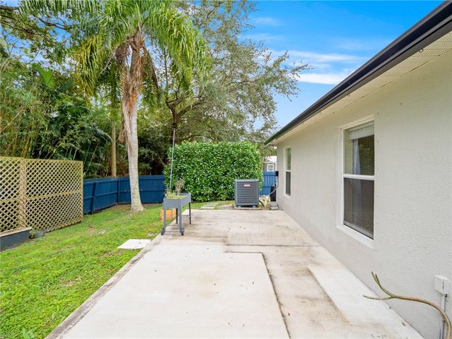 380 Courtney Street SE, Palm Bay, FL 32909