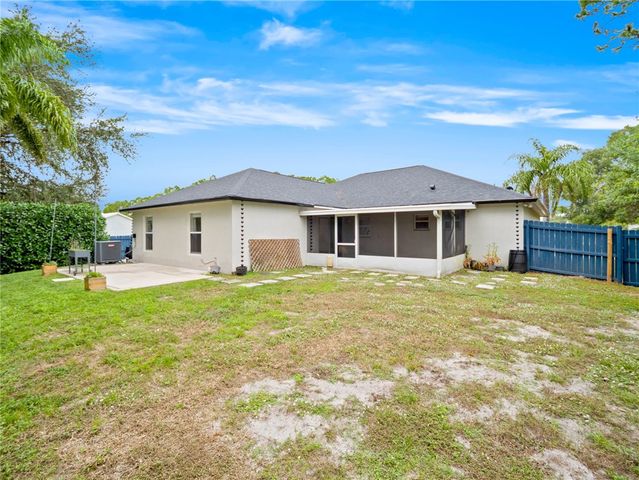 380 Courtney Street SE, Palm Bay, FL 32909