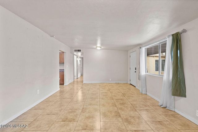 1301 W Kleindale Road, Tucson, AZ 85705