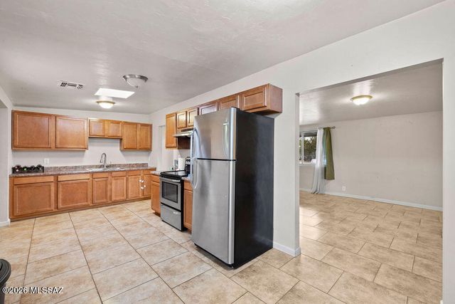 1301 W Kleindale Road, Tucson, AZ 85705