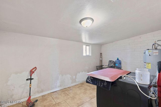 1301 W Kleindale Road, Tucson, AZ 85705