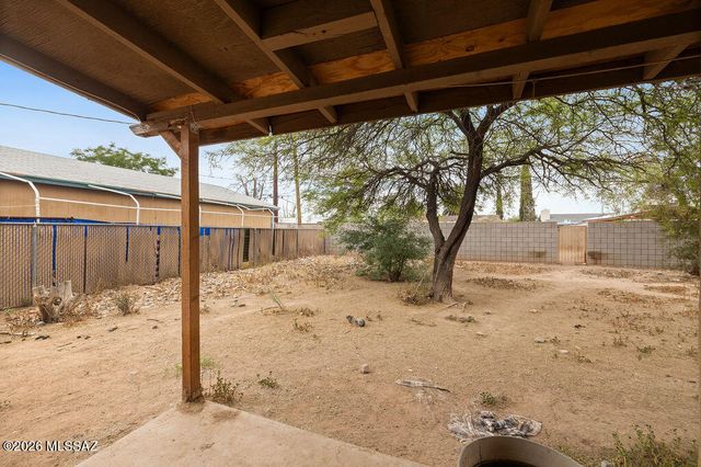1301 W Kleindale Road, Tucson, AZ 85705