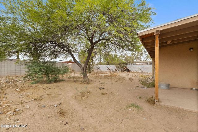 1301 W Kleindale Road, Tucson, AZ 85705