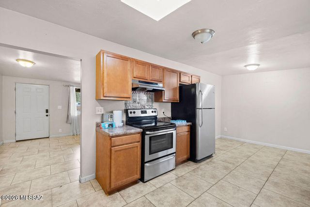 1301 W Kleindale Road, Tucson, AZ 85705