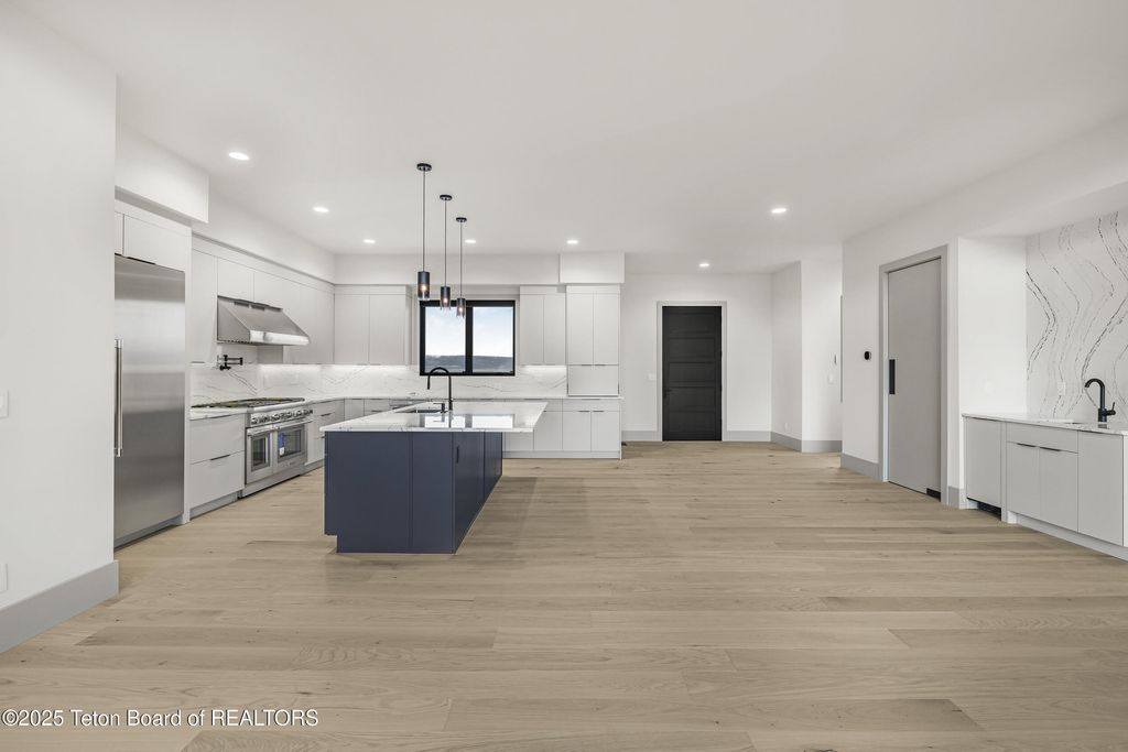 1404 CANYON SUNRISE, Driggs, ID 83422 photo 11