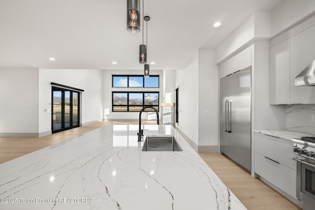 1404 CANYON SUNRISE, Driggs, ID 83422 photo 2