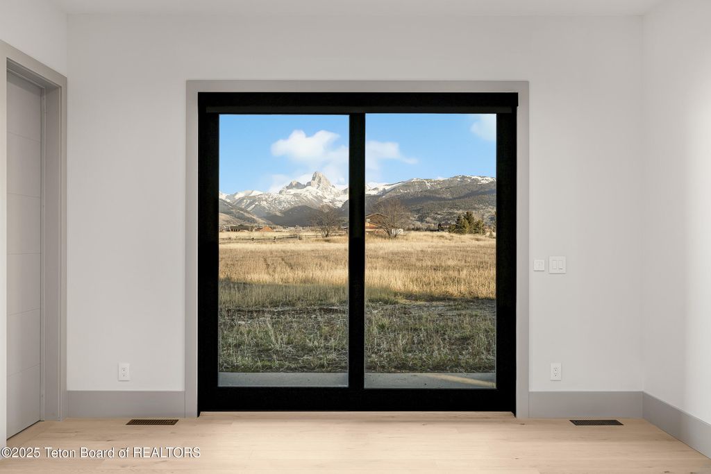 1404 CANYON SUNRISE, Driggs, ID 83422 photo 4