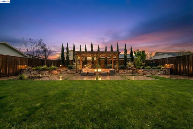 1338 Thais Lane, Hayward, CA 94544