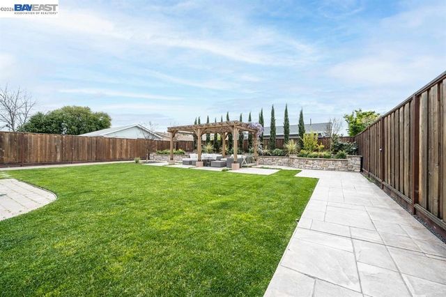 1338 Thais Lane, Hayward, CA 94544