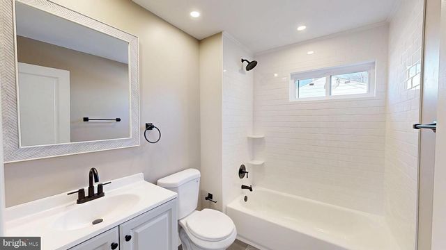 1038 PLATT AVE, Folsom, PA 19033