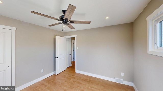 1038 PLATT AVE, Folsom, PA 19033