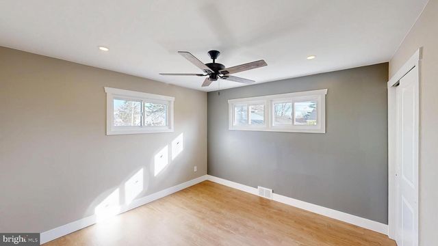 1038 PLATT AVE, Folsom, PA 19033