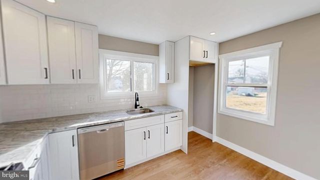 1038 PLATT AVE, Folsom, PA 19033