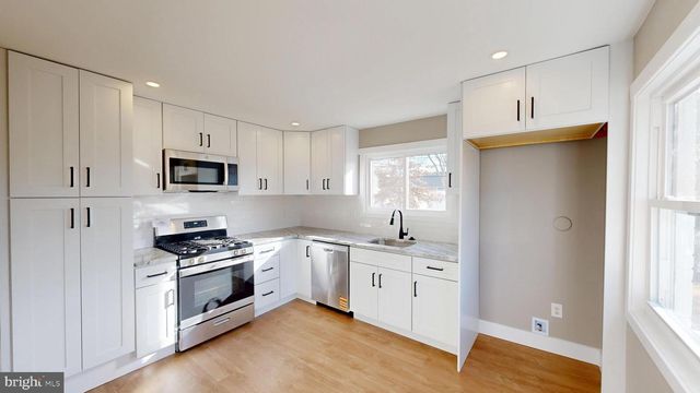 1038 PLATT AVE, Folsom, PA 19033