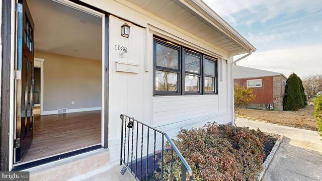 1038 PLATT AVE, Folsom, PA 19033