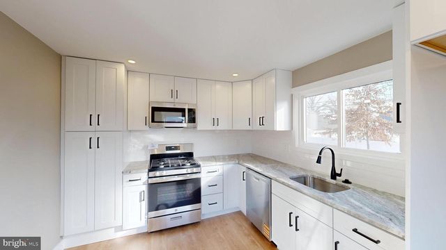 1038 PLATT AVE, Folsom, PA 19033