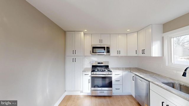 1038 PLATT AVE, Folsom, PA 19033