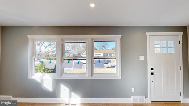 1038 PLATT AVE, Folsom, PA 19033