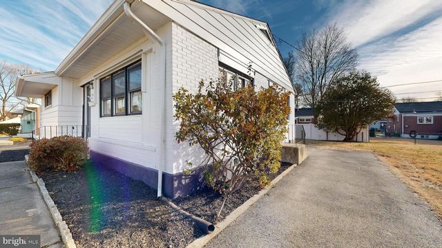 1038 PLATT AVE, Folsom, PA 19033