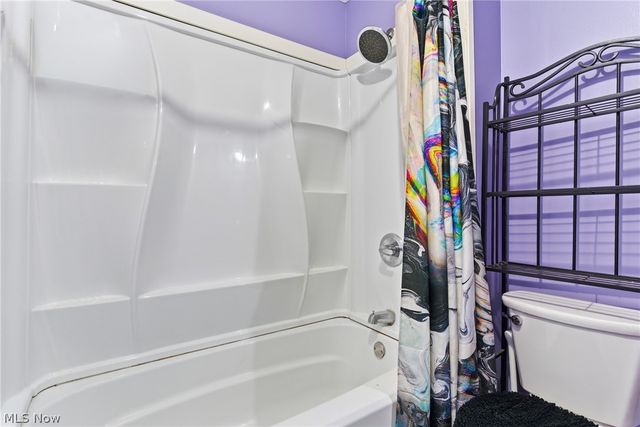 8557 N Akins Road 204, North Royalton, OH 44133