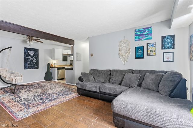 8557 N Akins Road 204, North Royalton, OH 44133