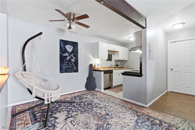 8557 N Akins Road 204, North Royalton, OH 44133