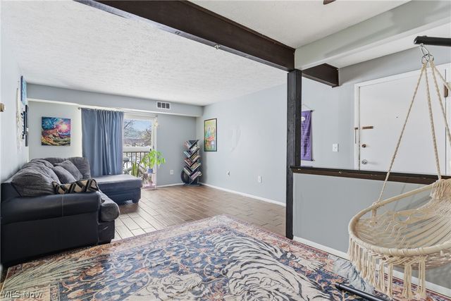 8557 N Akins Road 204, North Royalton, OH 44133