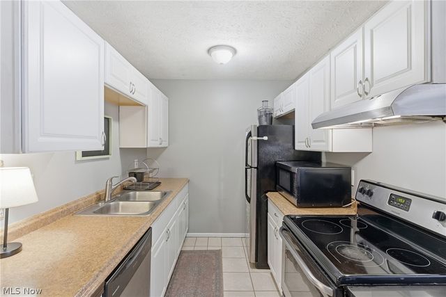 8557 N Akins Road 204, North Royalton, OH 44133