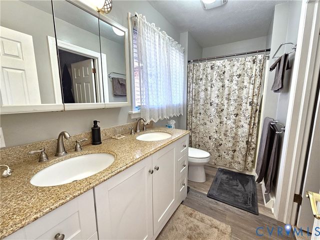 508 Kevin Dr, Farmville, VA 23901