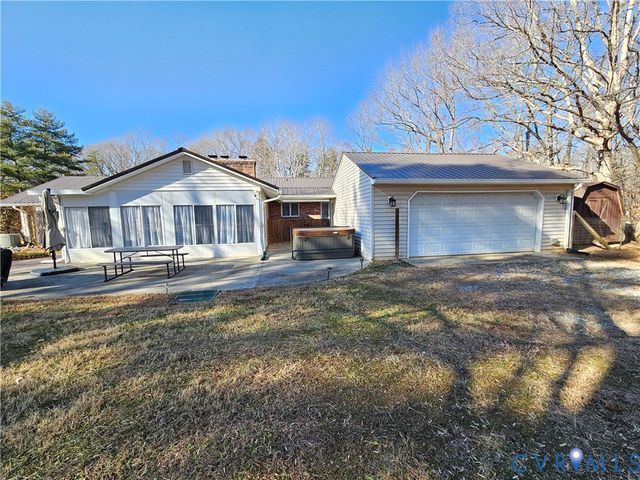 508 Kevin Dr, Farmville, VA 23901