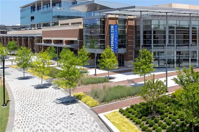 318 Sandy Springs Circle 270, Atlanta, GA 30328