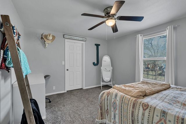 217 N Tracy St, Wichita, KS 67212