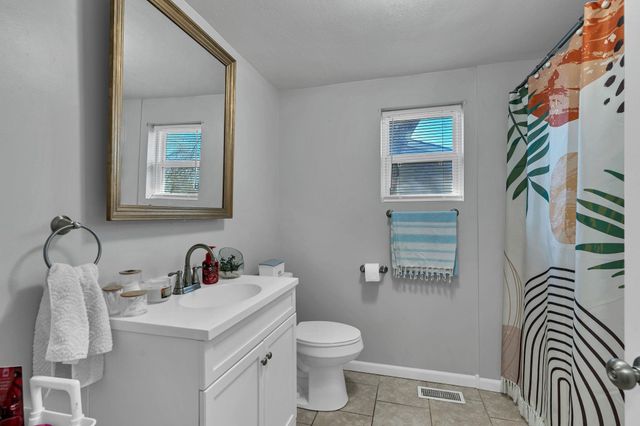 217 N Tracy St, Wichita, KS 67212