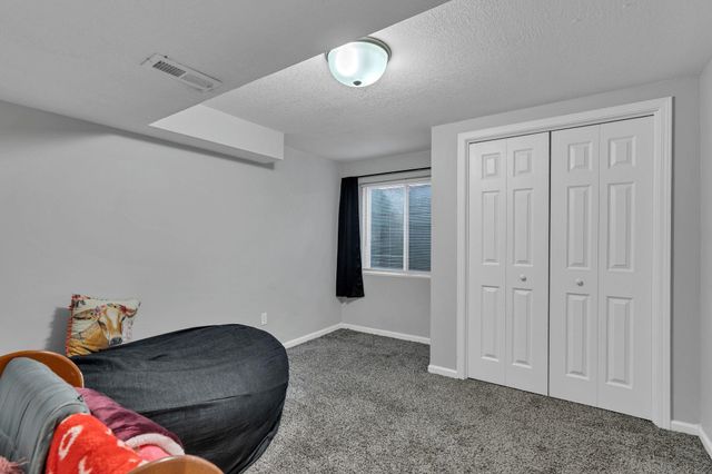 217 N Tracy St, Wichita, KS 67212