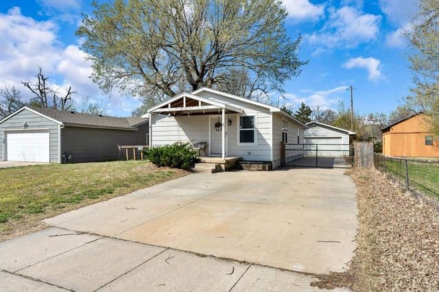 217 N Tracy St, Wichita, KS 67212
