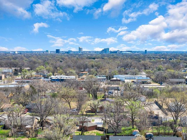 217 N Tracy St, Wichita, KS 67212