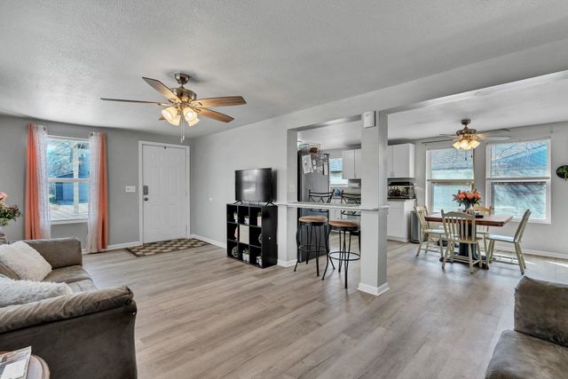 217 N Tracy St, Wichita, KS 67212