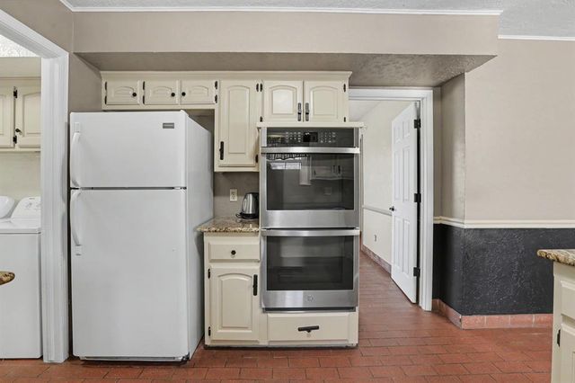 1609 N Stoney Ridge Road, Edmond, OK 73034