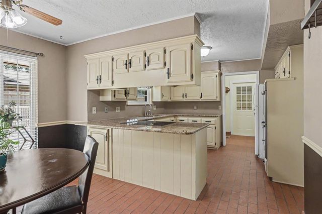 1609 N Stoney Ridge Road, Edmond, OK 73034