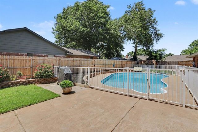 1609 N Stoney Ridge Road, Edmond, OK 73034