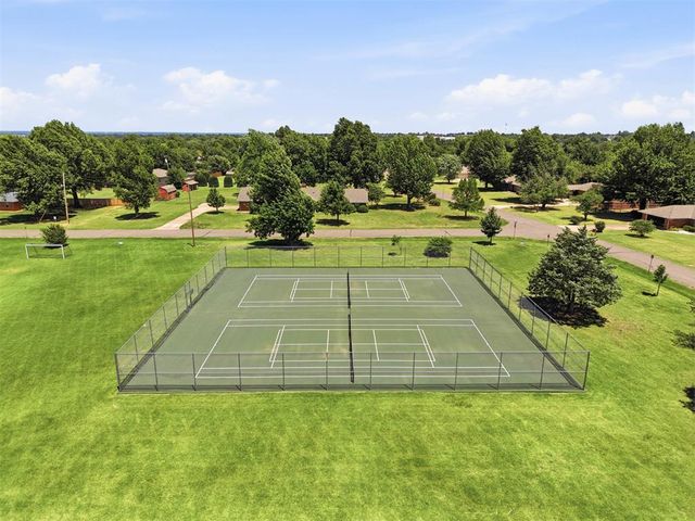 1609 N Stoney Ridge Road, Edmond, OK 73034