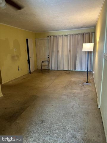 7736 OXMAN RD, Landover, MD 20785