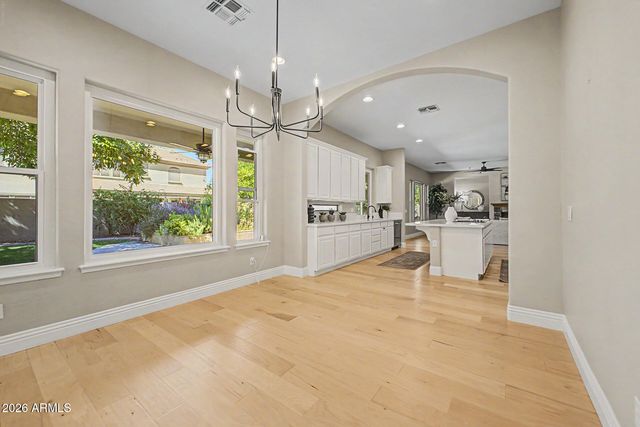 2886 E WASHINGTON Avenue, Gilbert, AZ 85234