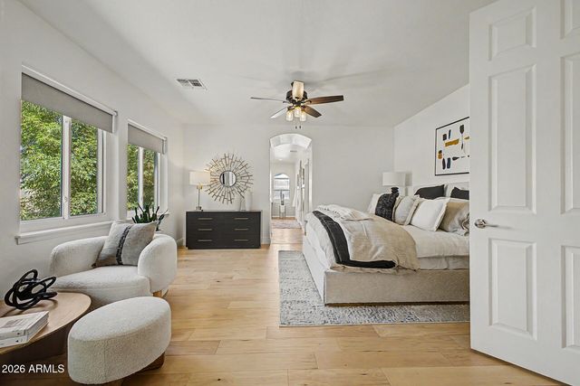 2886 E WASHINGTON Avenue, Gilbert, AZ 85234