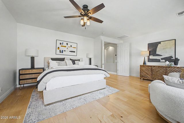 2886 E WASHINGTON Avenue, Gilbert, AZ 85234