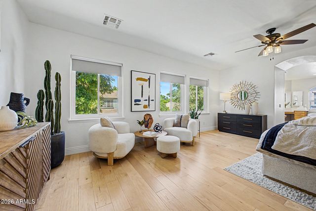 2886 E WASHINGTON Avenue, Gilbert, AZ 85234