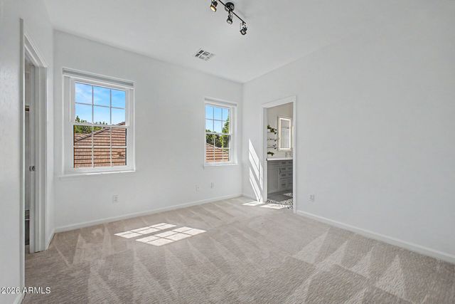 2886 E WASHINGTON Avenue, Gilbert, AZ 85234