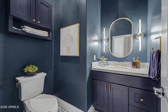 2886 E WASHINGTON Avenue, Gilbert, AZ 85234