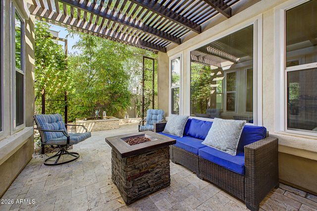 2886 E WASHINGTON Avenue, Gilbert, AZ 85234