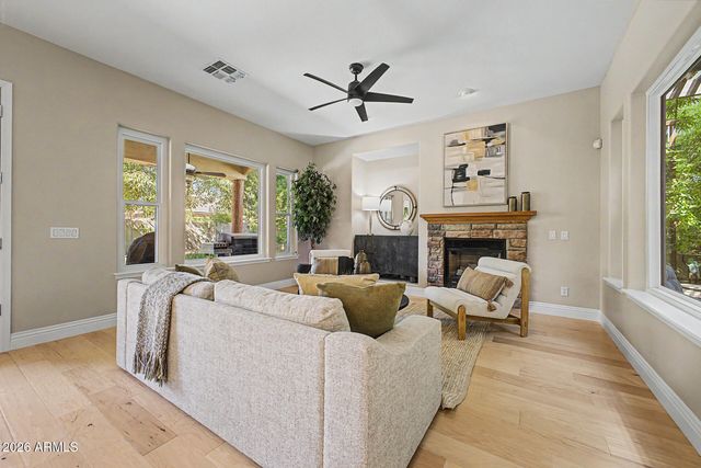 2886 E WASHINGTON Avenue, Gilbert, AZ 85234